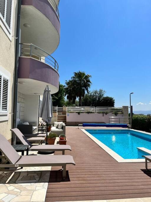 Blue Apartment With Shared Pool Split Kültér fotó