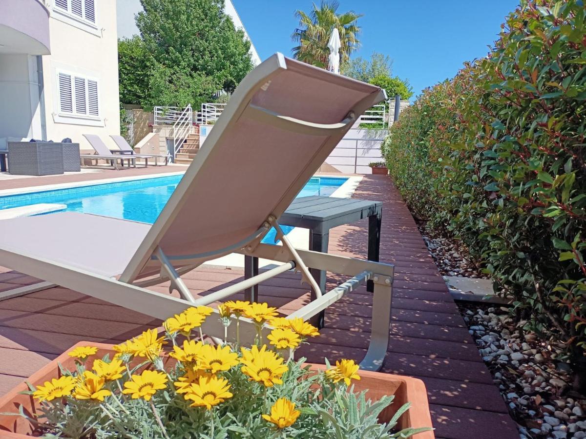 Blue Apartment With Shared Pool Split Kültér fotó
